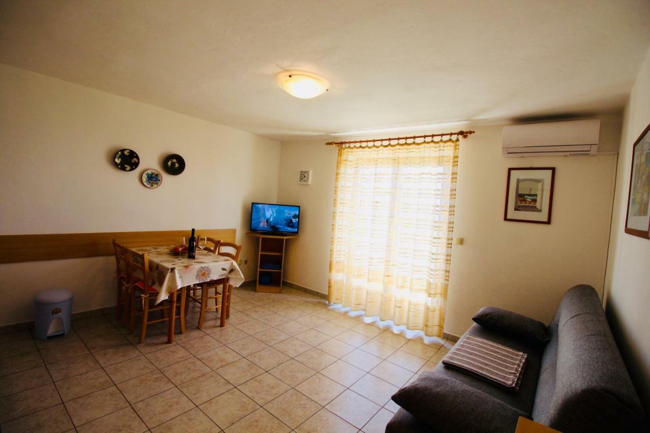 Charming Apartments Vesna Ravni Labin  Bagian luar foto